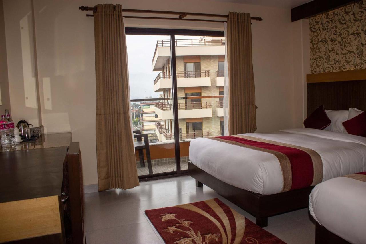 Hotel Silverline Похара Екстериор снимка