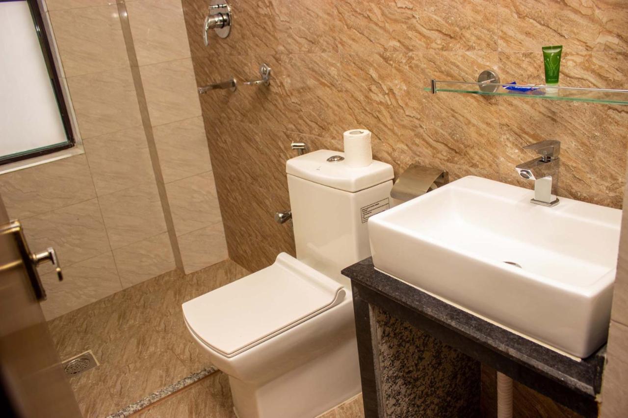 Hotel Silverline Похара Екстериор снимка