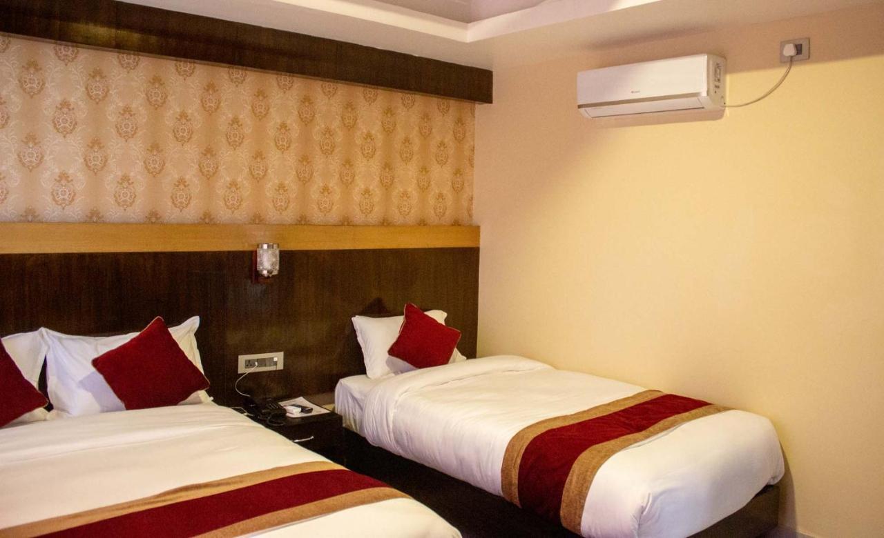 Hotel Silverline Похара Екстериор снимка